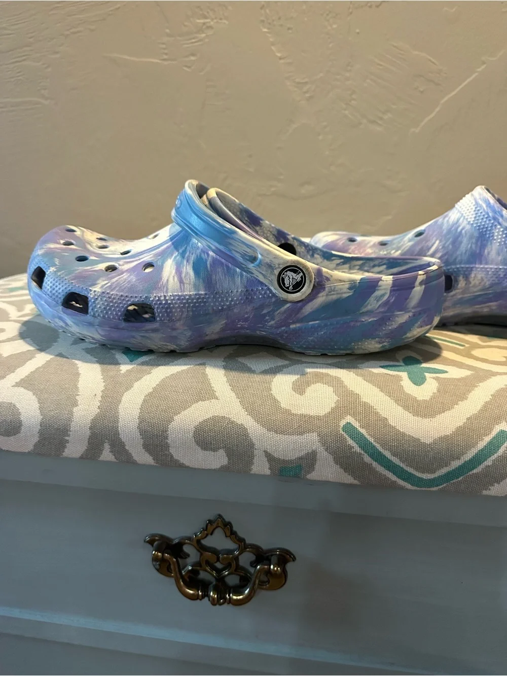 CROCS Kids Tie-Dye Slip-On Clogs in Blue & Purple